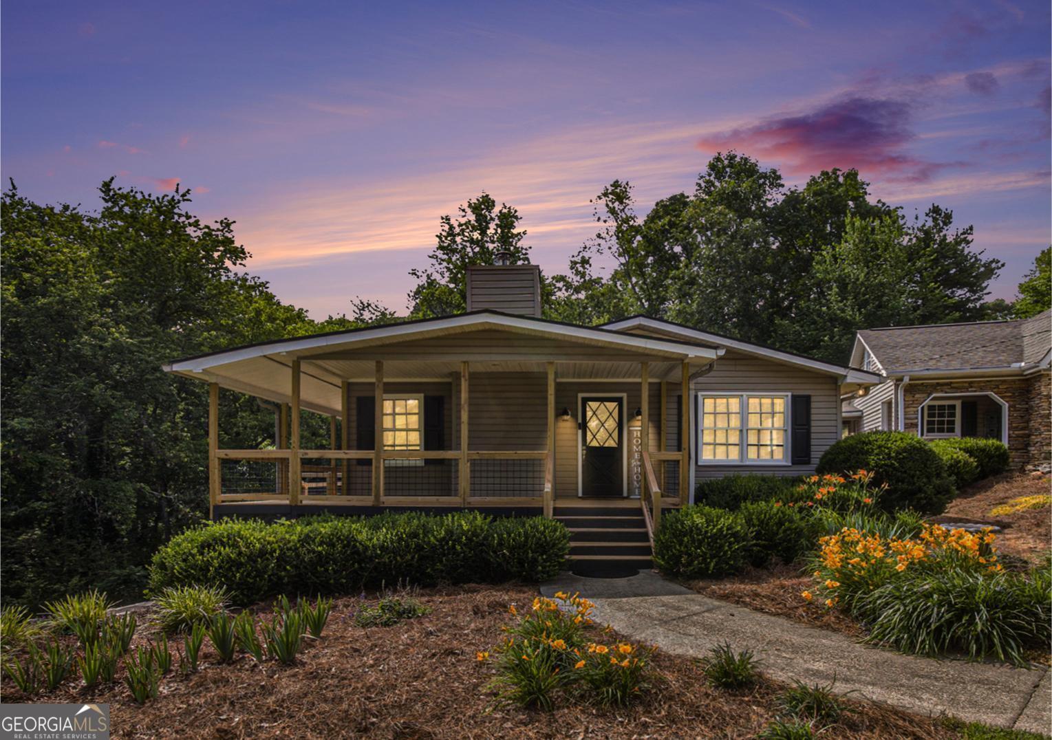 345 Davis RD W