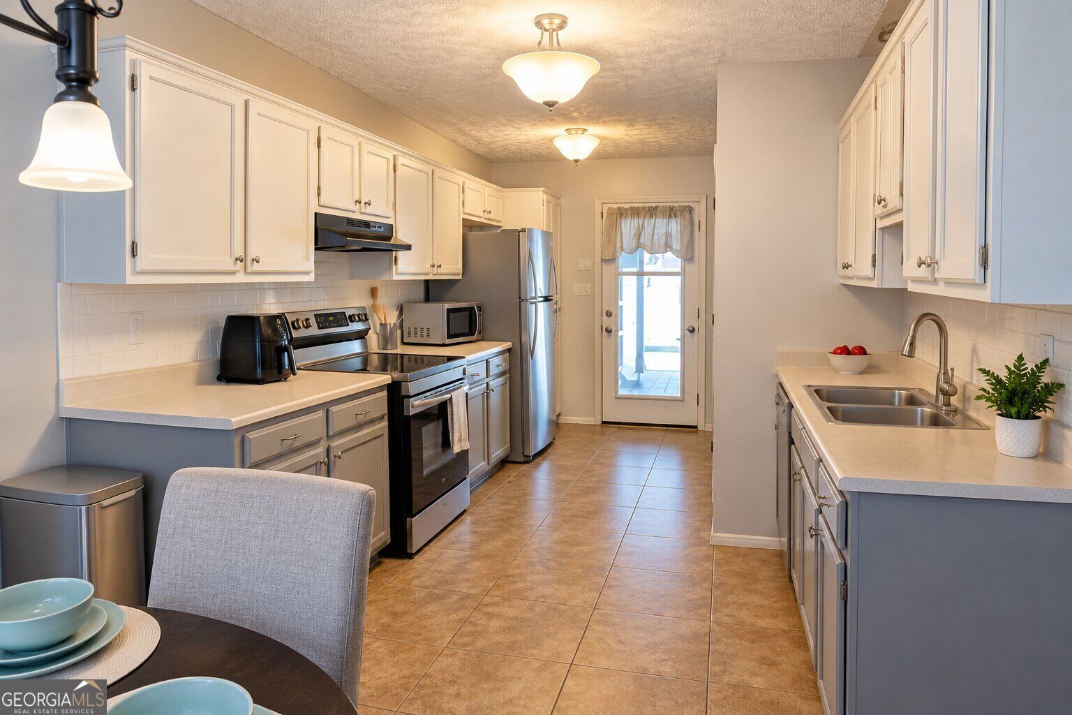 180 Oakwood CIR