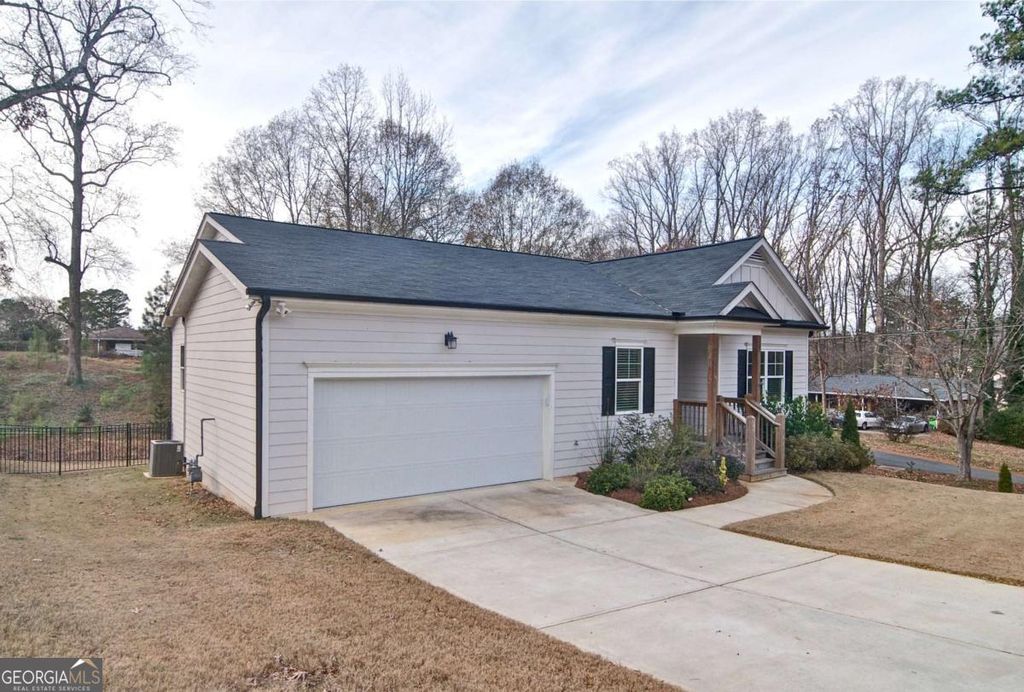 Photo of 4630 SW Hemlock Drive SW, Austell, GA 30106 (MLS # 10660437)