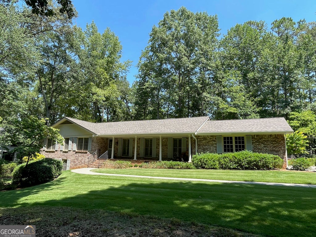 Photo of 203 Aberdeen Drive, Peachtree City, GA 30269 (MLS # 10835629)