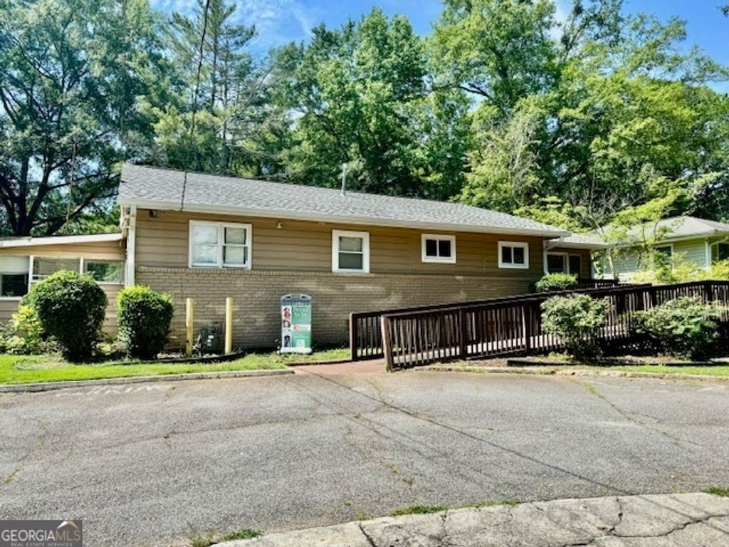 Photo of 2107 Mcafee Road, Decatur, GA 30032 (MLS # 10667346)