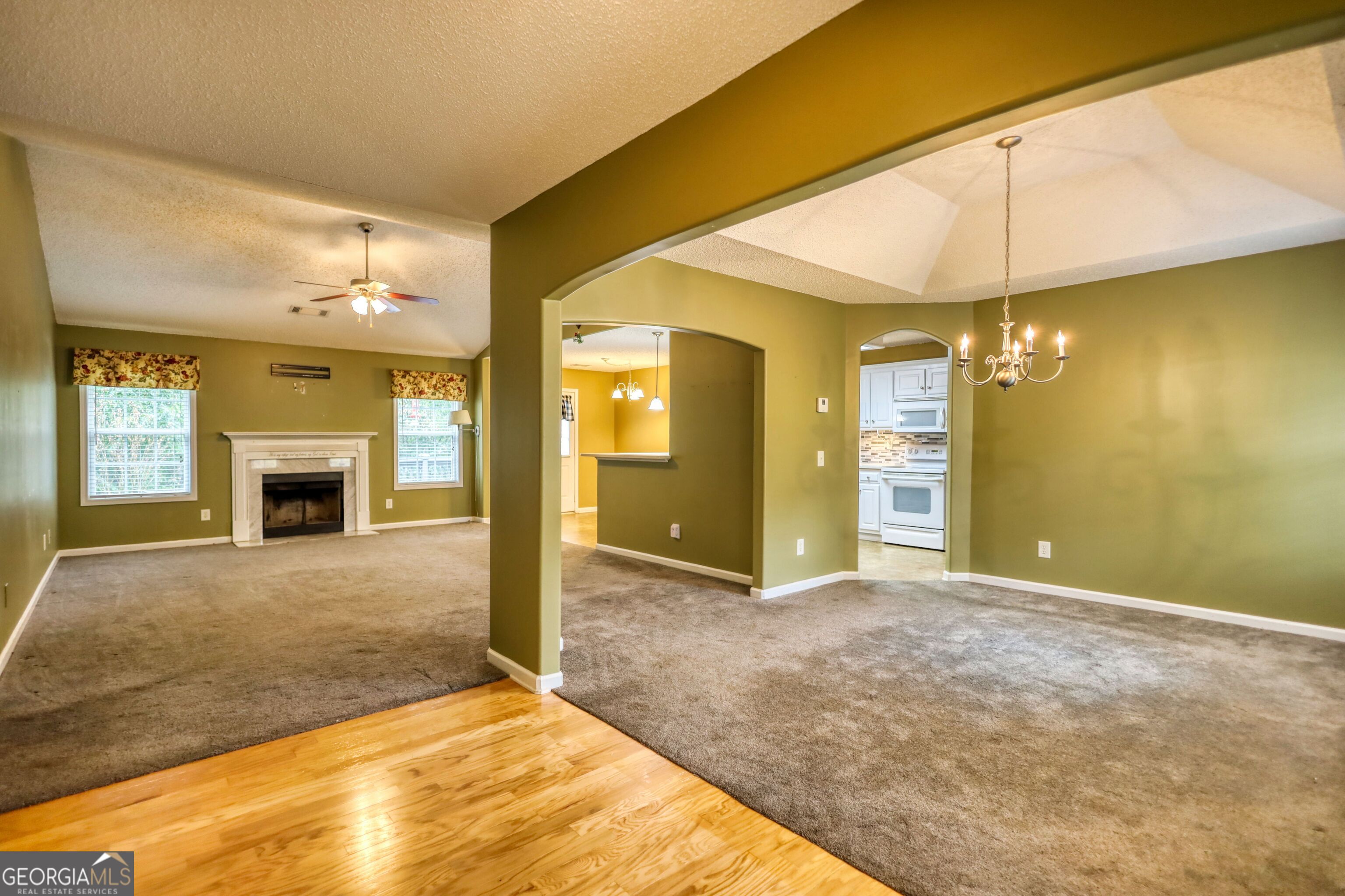 1127 Bradford Park DR