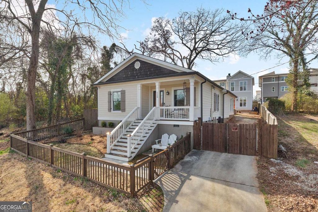 Photo of 112 Wesley Avenue NE, Atlanta, GA 30307 (MLS # 10709003)