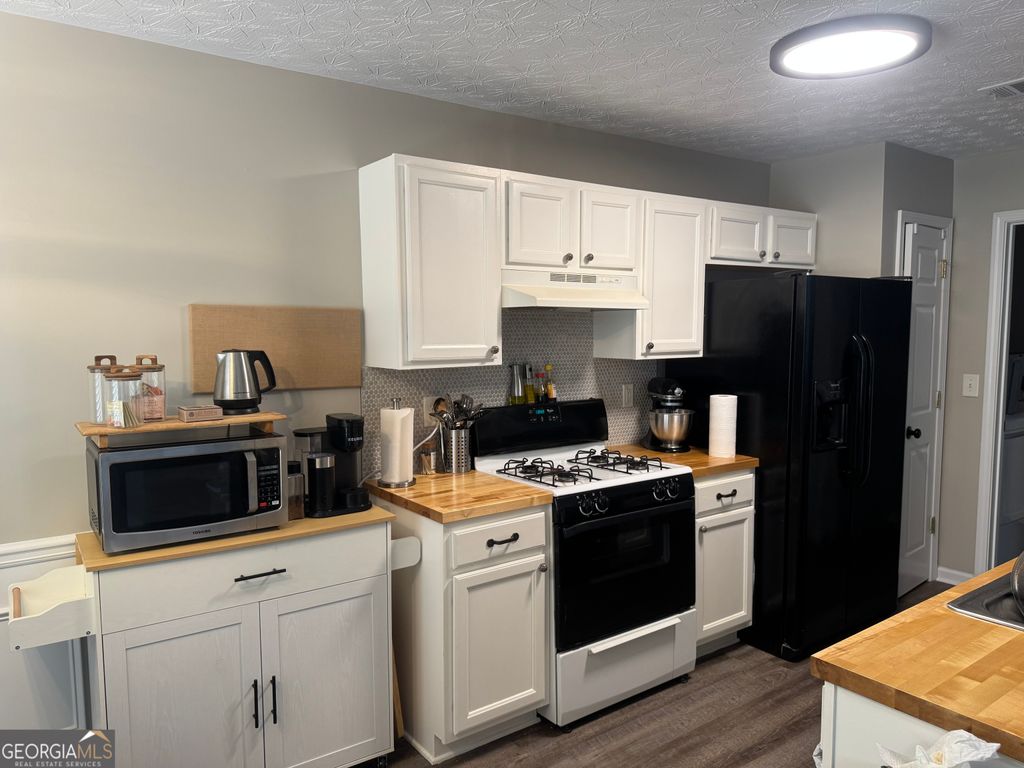 Photo of 1922 Manhattan Parkway, Decatur, GA 30035 (MLS # 10766229)