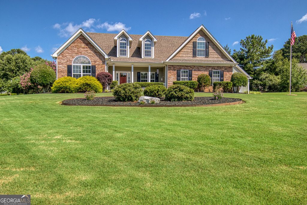 Photo of 118 Willow Bend Cir, Senoia, GA 30276 (MLS # 10801582)