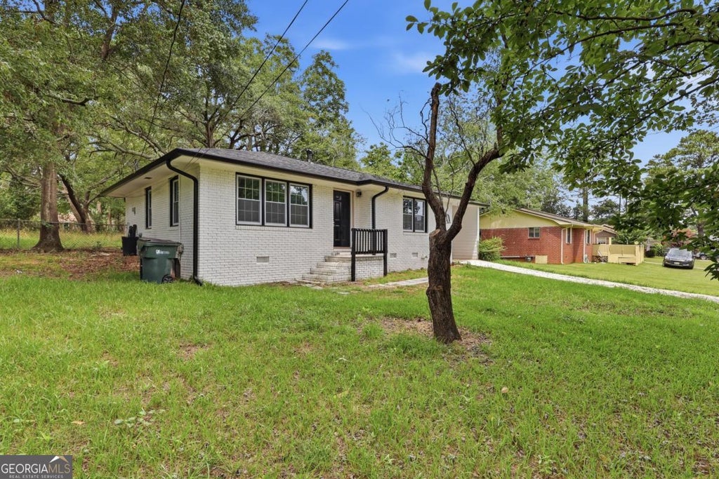 Photo of 8184 Laurel Drive SW, Covington, GA 30014 (MLS # 10821003)