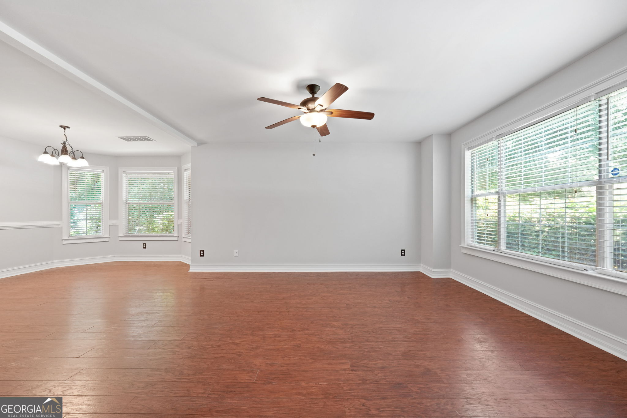 118 Emerald LN