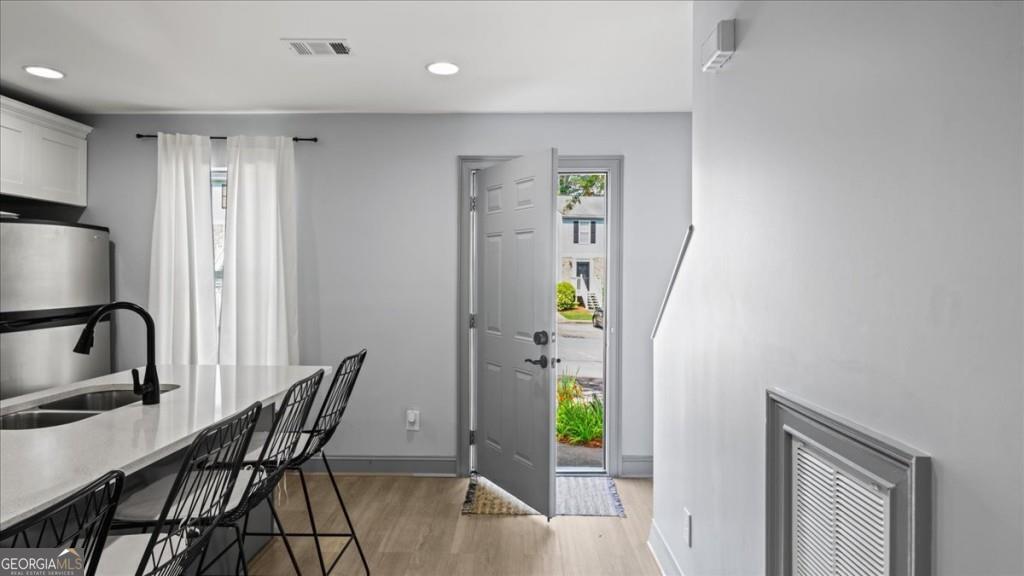 Doraville, Georgia 30340, United States, 2 Bedrooms Bedrooms, ,3 BathroomsBathrooms,Residential,Pending,119147