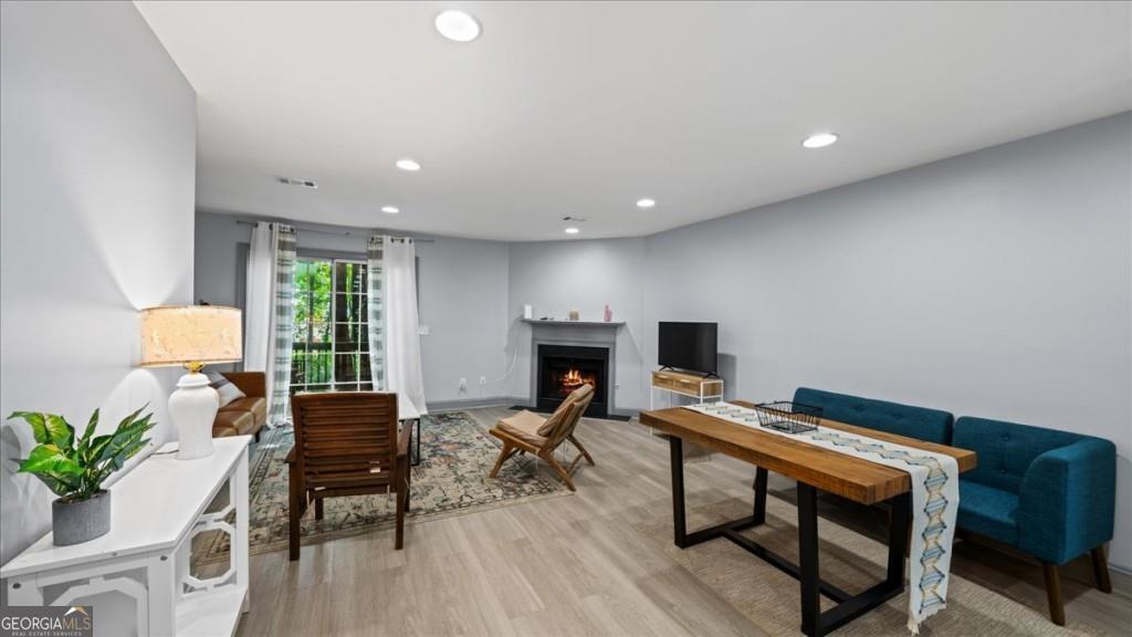 Doraville, Georgia 30340, United States, 2 Bedrooms Bedrooms, ,3 BathroomsBathrooms,Residential,Pending,119147