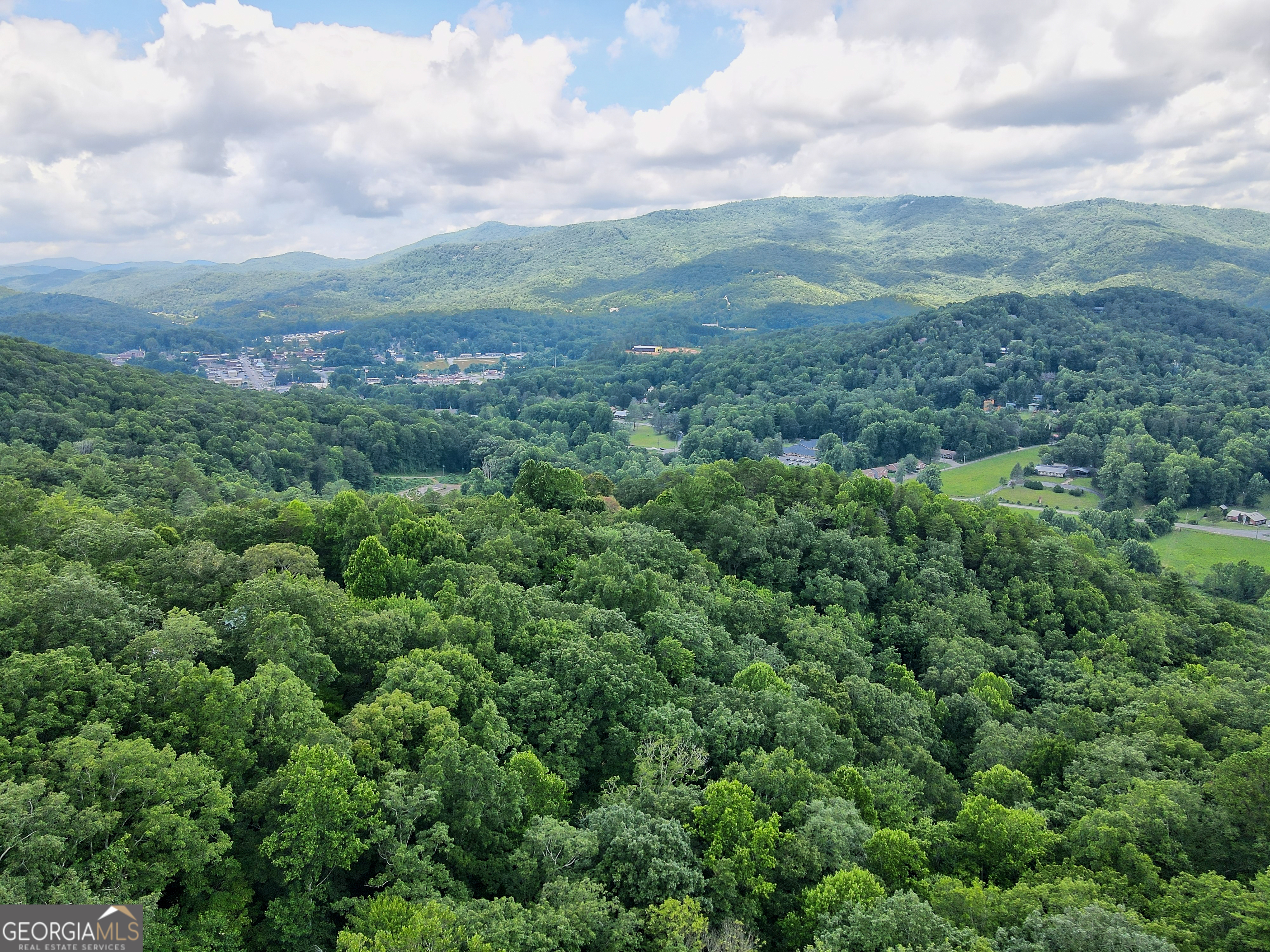 Clayton, Georgia 30525, United States, 3 Bedrooms Bedrooms, ,3 BathroomsBathrooms,Residential,Active,16095