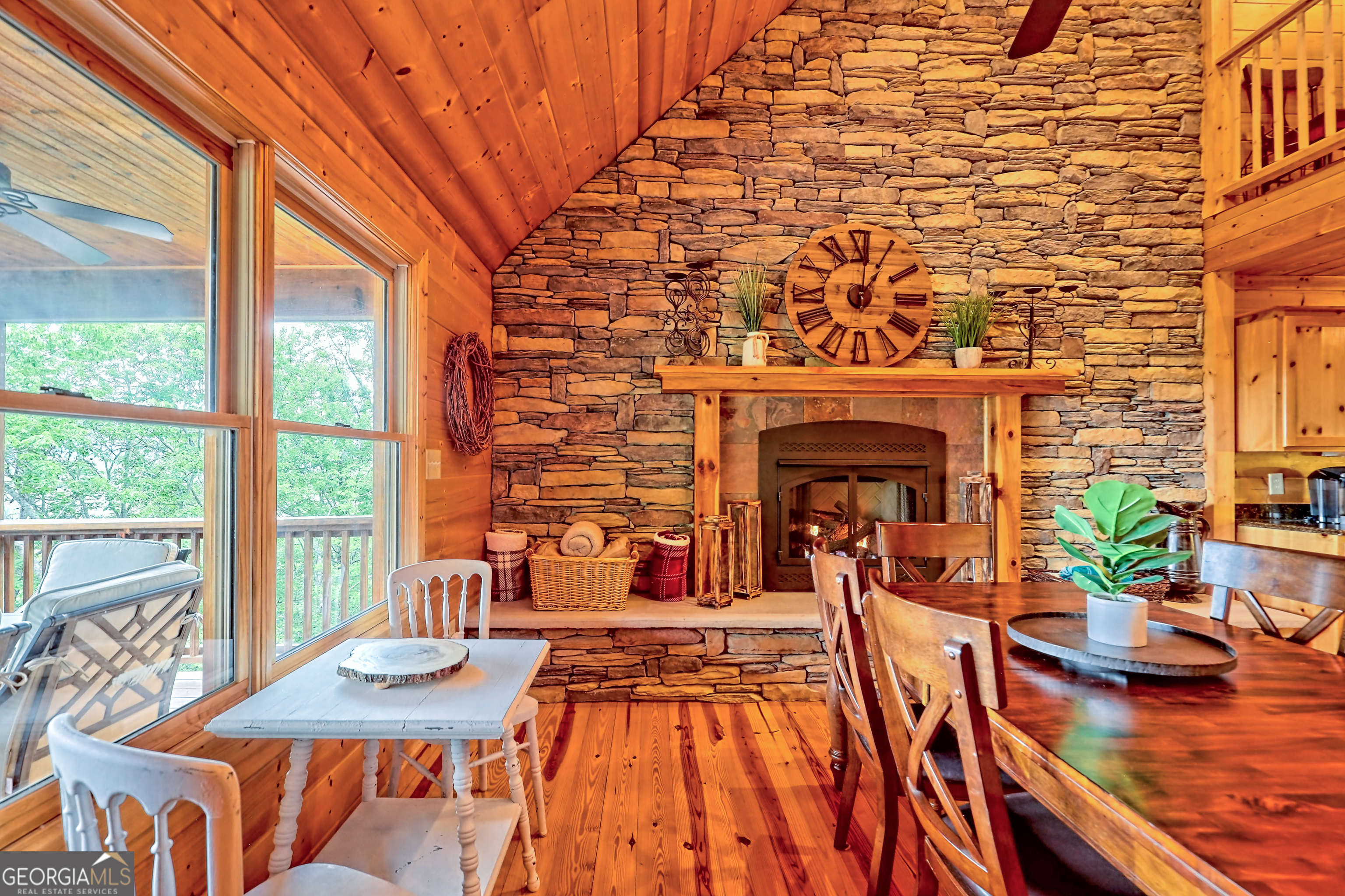 Clayton, Georgia 30525, United States, 3 Bedrooms Bedrooms, ,3 BathroomsBathrooms,Residential,Active,16095