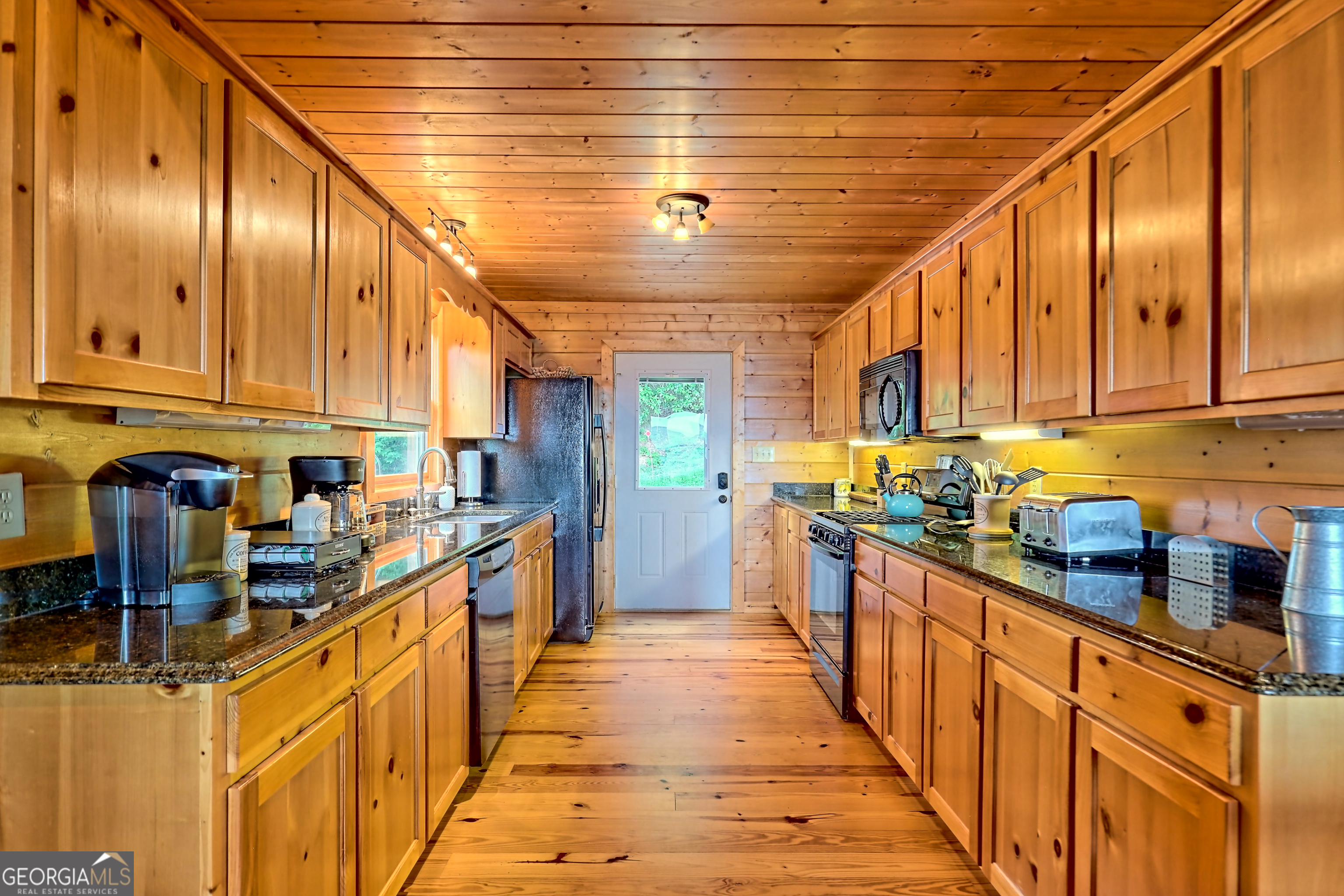 Clayton, Georgia 30525, United States, 3 Bedrooms Bedrooms, ,3 BathroomsBathrooms,Residential,Active,16095