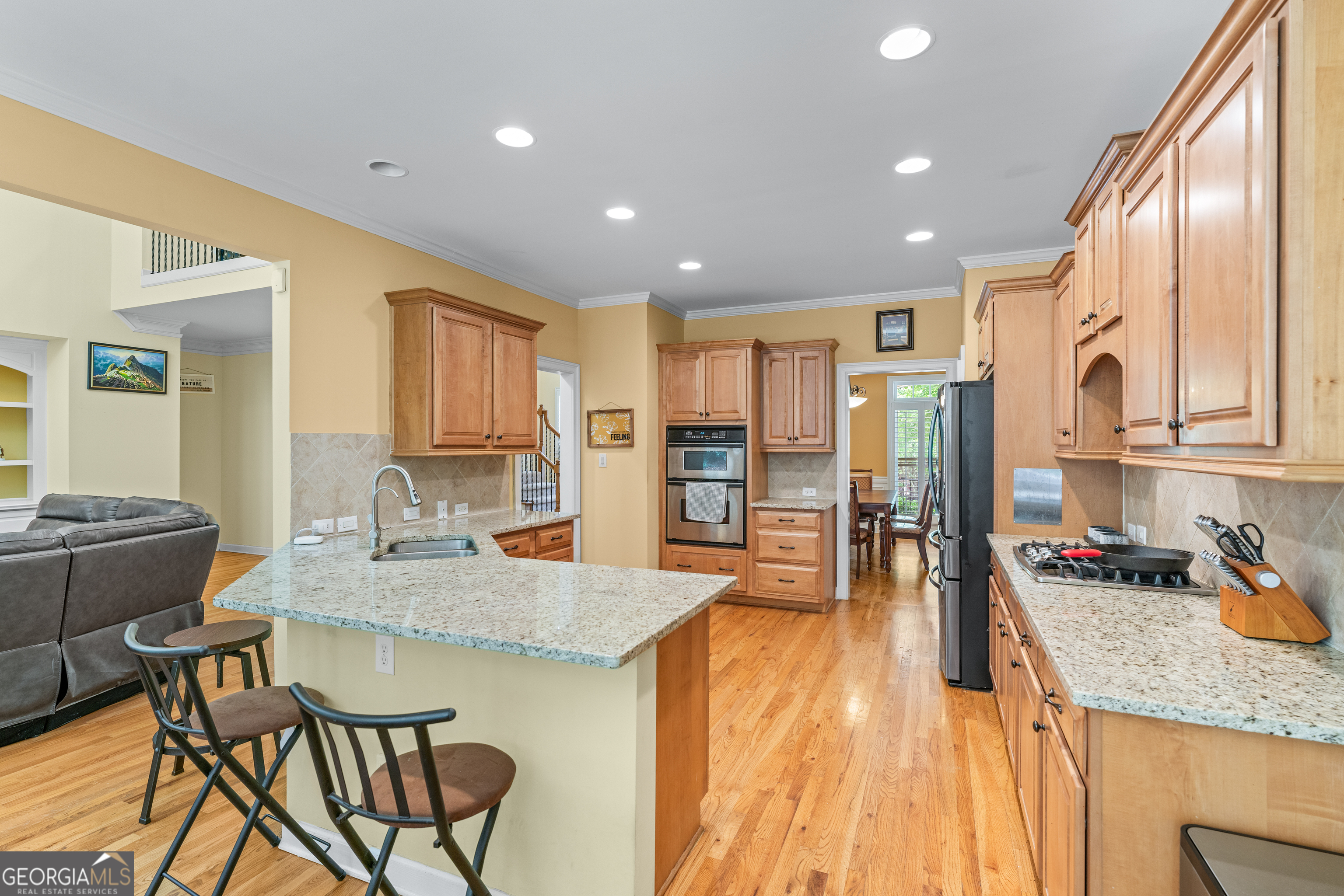 1085 Highland Crest CT
