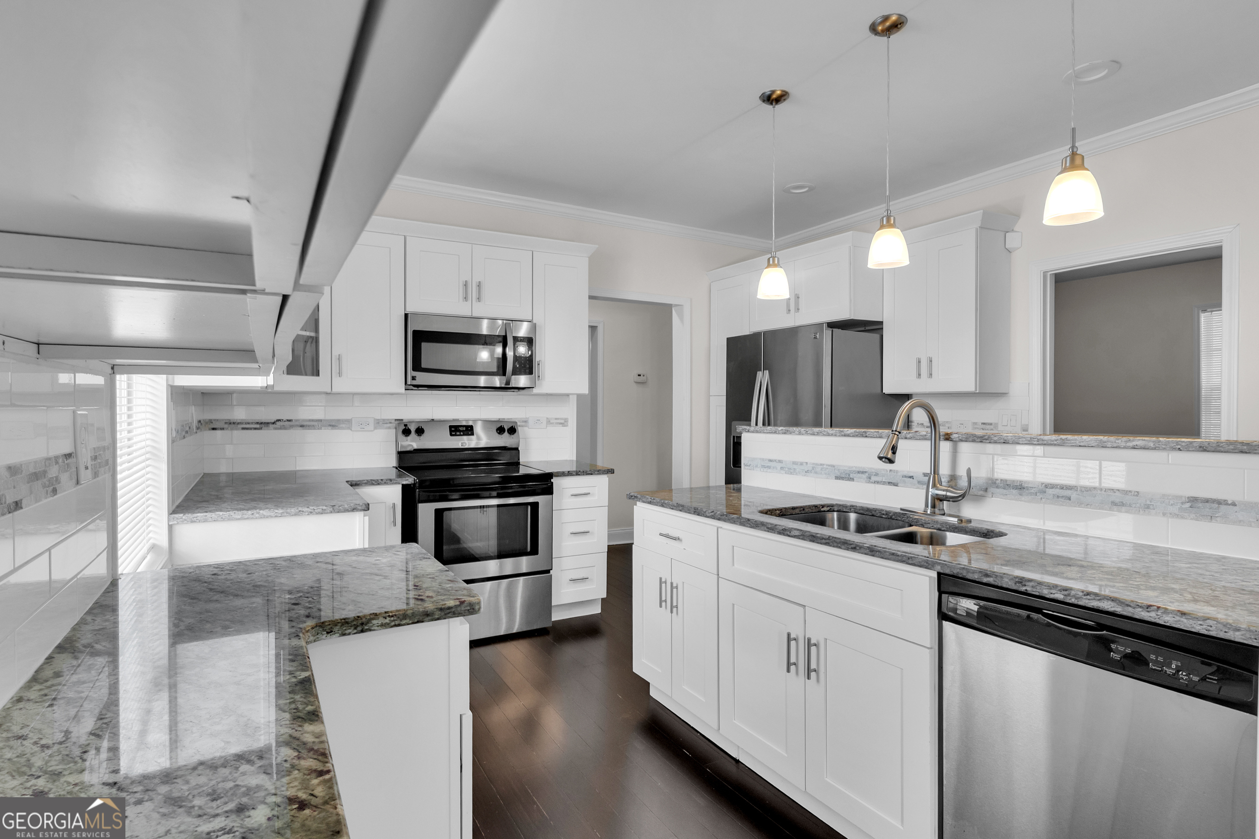 385 Arthur ST SW