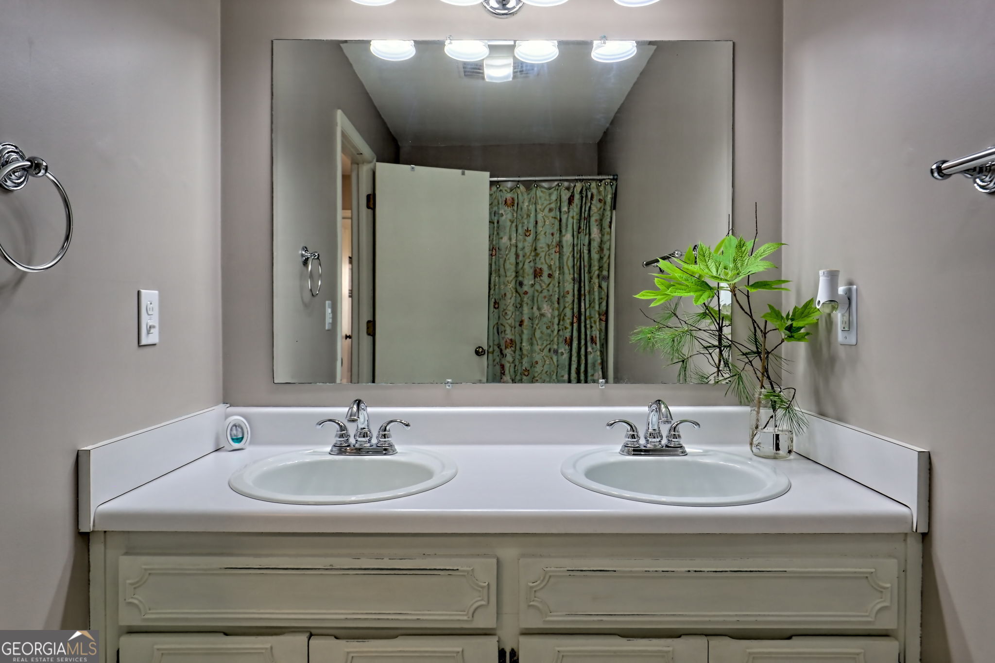 Tiger, Georgia 30576, United States, 3 Bedrooms Bedrooms, ,2 BathroomsBathrooms,Residential,Active,108238