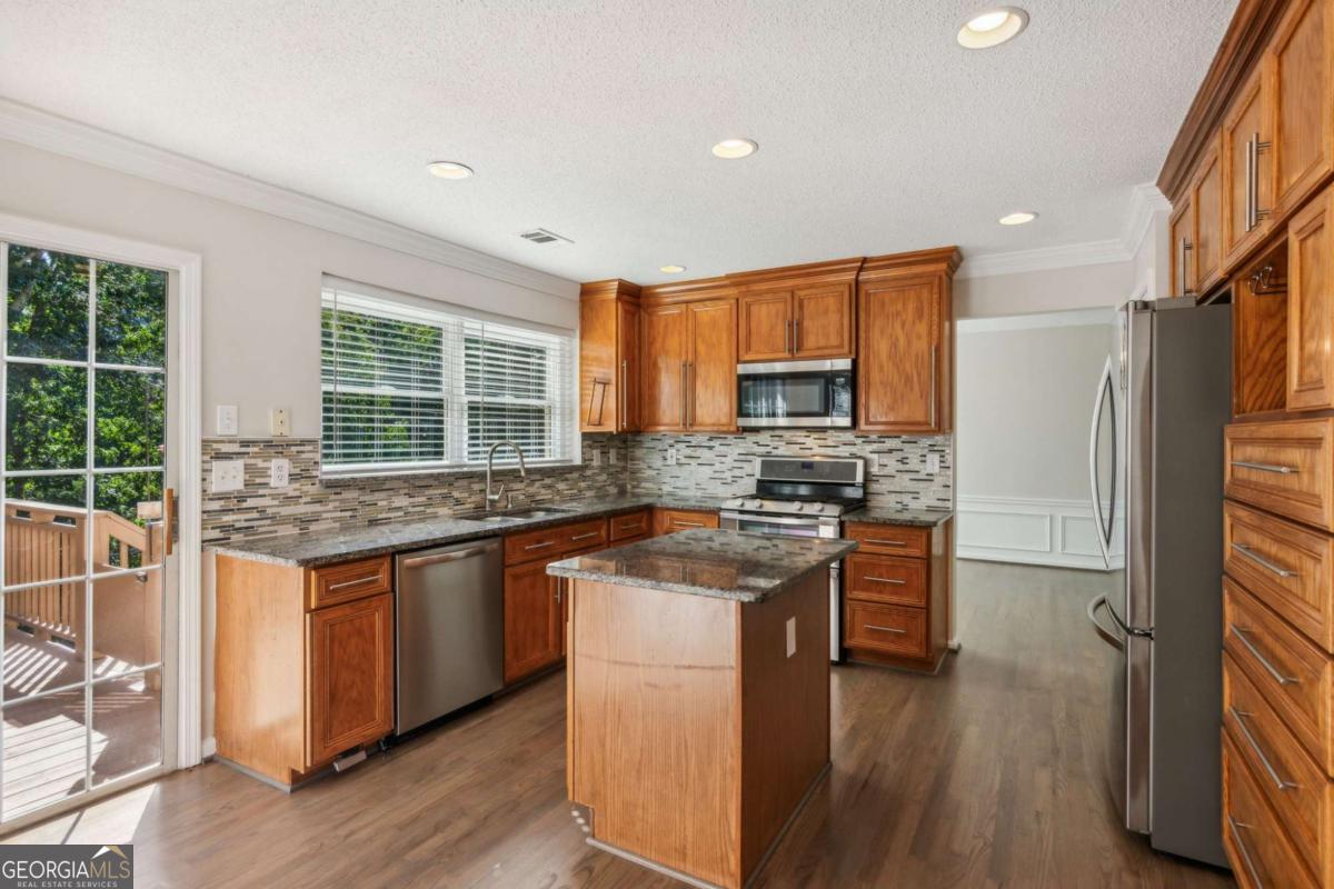 2500 Kingsbrooke LN