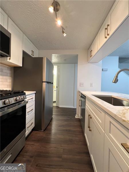 Country Place - Residential Lease