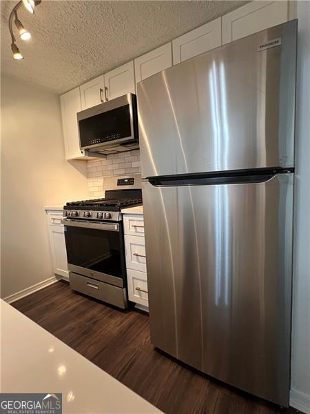 Country Place - Residential Lease