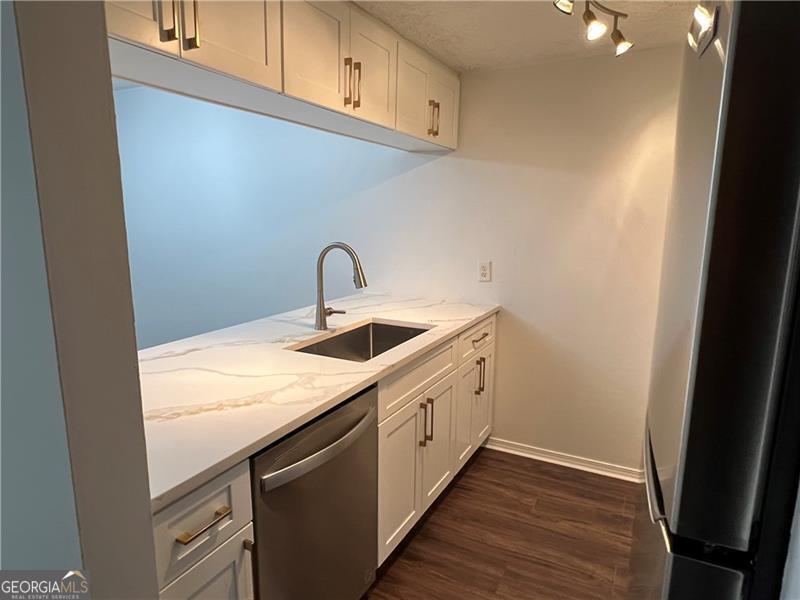 Country Place - Residential Lease