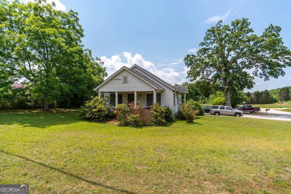 484 White DR