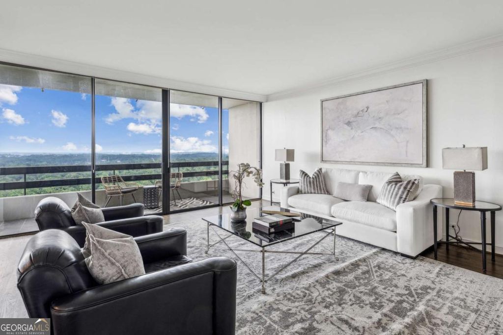 Photo of 2660 Peachtree Road NW #23A, Atlanta, GA 30305 (MLS # 10674128)