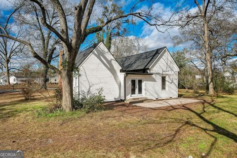 A home in Shady Dale