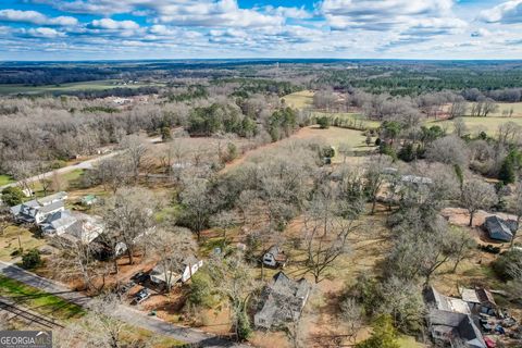 A home in Shady Dale