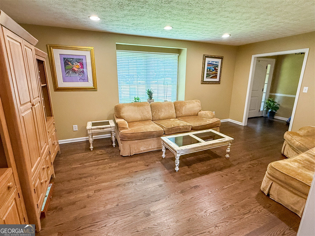 1280 Sanden Ferry DR