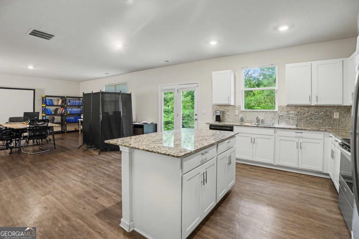 477 Starbuck PKWY