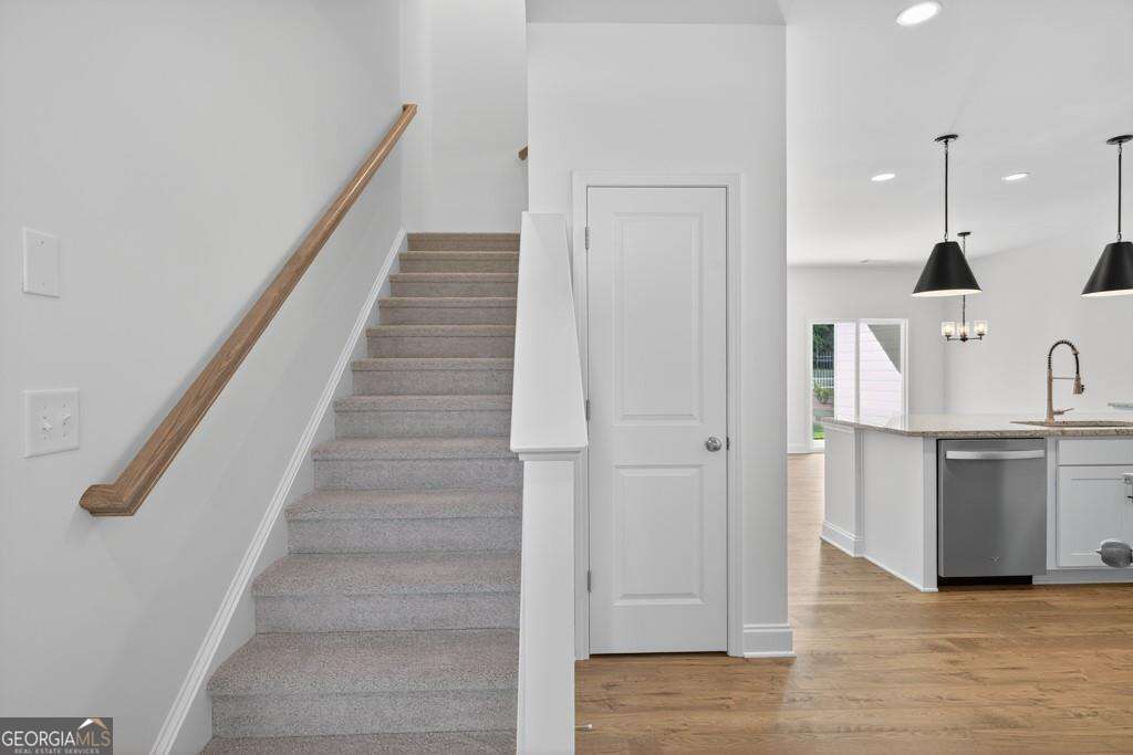 121 Windsor Park CT