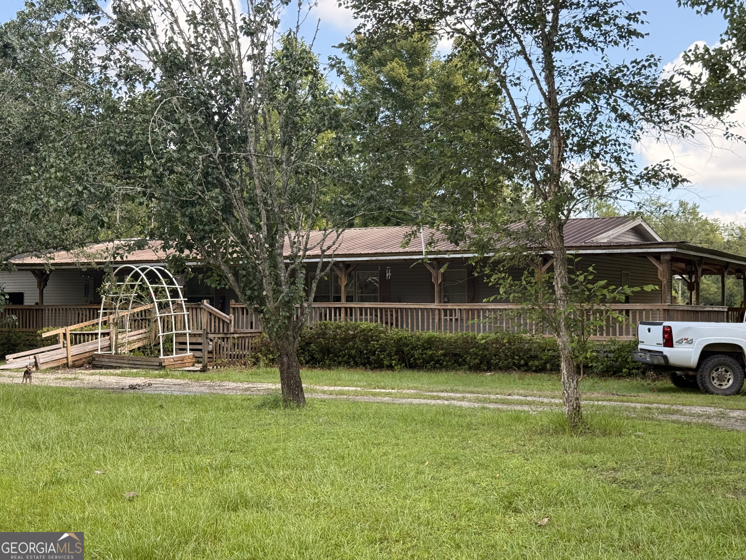 69 Creek LN