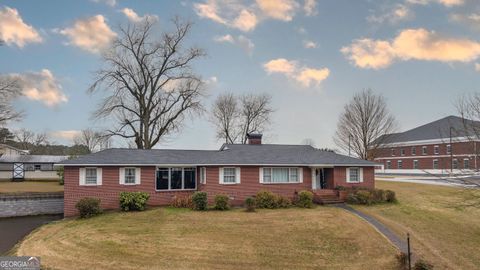 Photo of 202 Iris Drive, Centre, AL 35960 (MLS # 10702530)