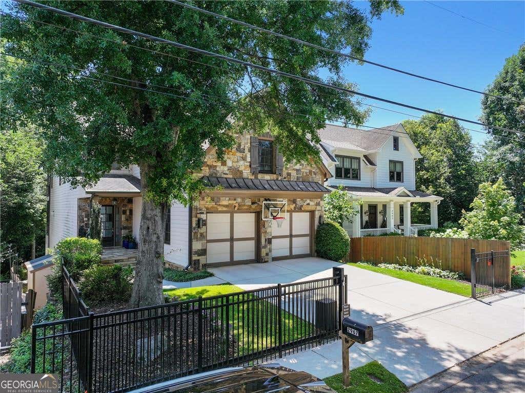 Photo of 2967 Lookout Place NE, Atlanta, GA 30305 (MLS # 10777561)