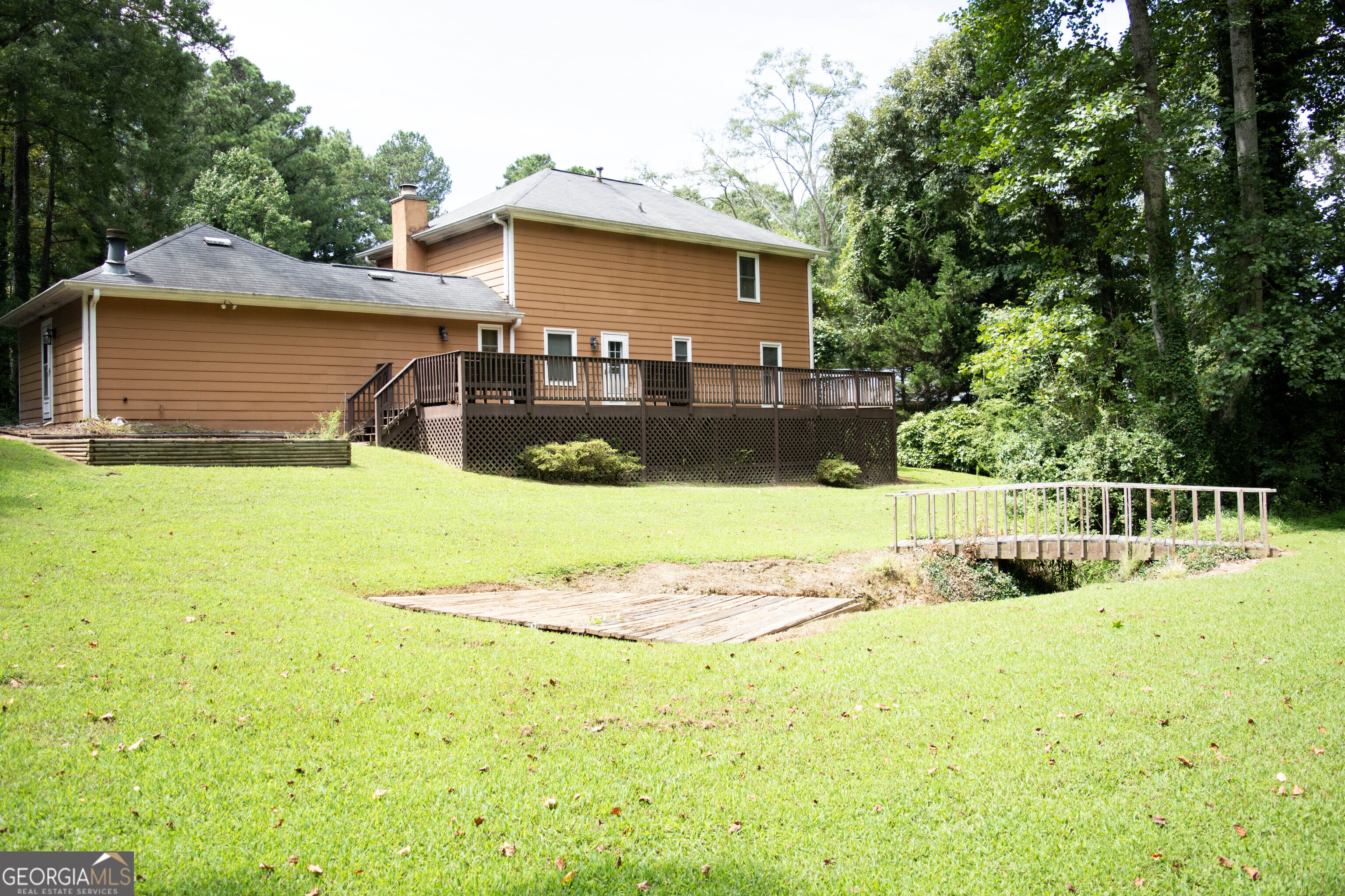 1044 Basswood CT