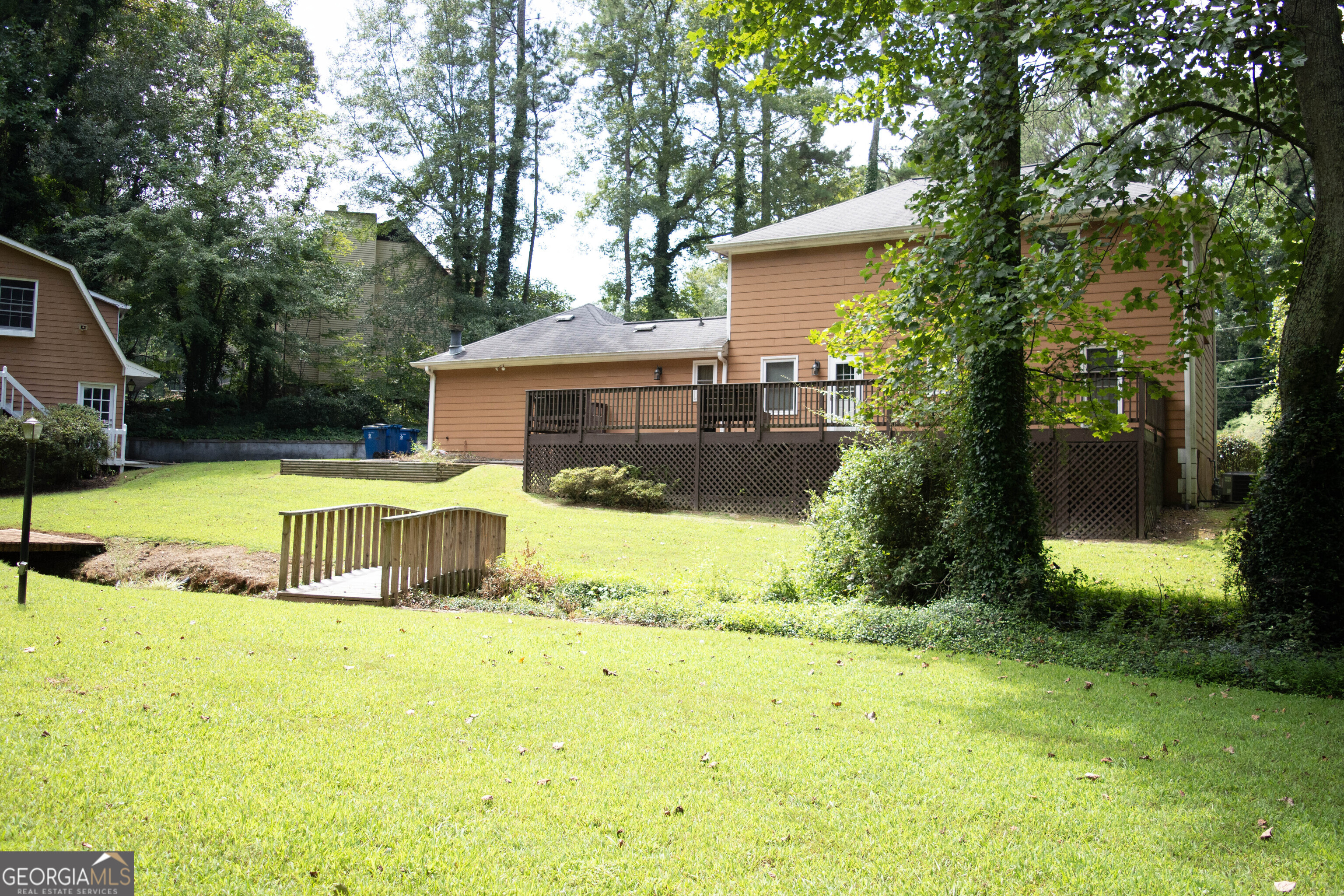 1044 Basswood CT