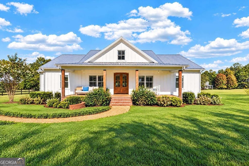 Photo of 2431 Brownwood Road, Madison, GA 30650 (MLS # 10878687)