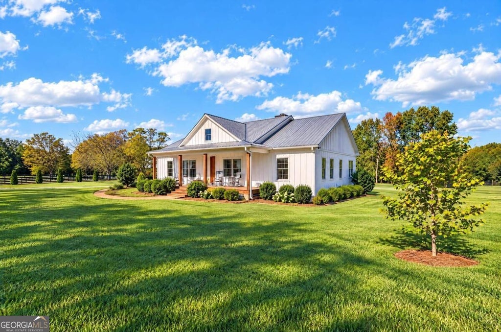 Photo of 2431 Brownwood Road, Madison, GA 30650 (MLS # 10878687)
