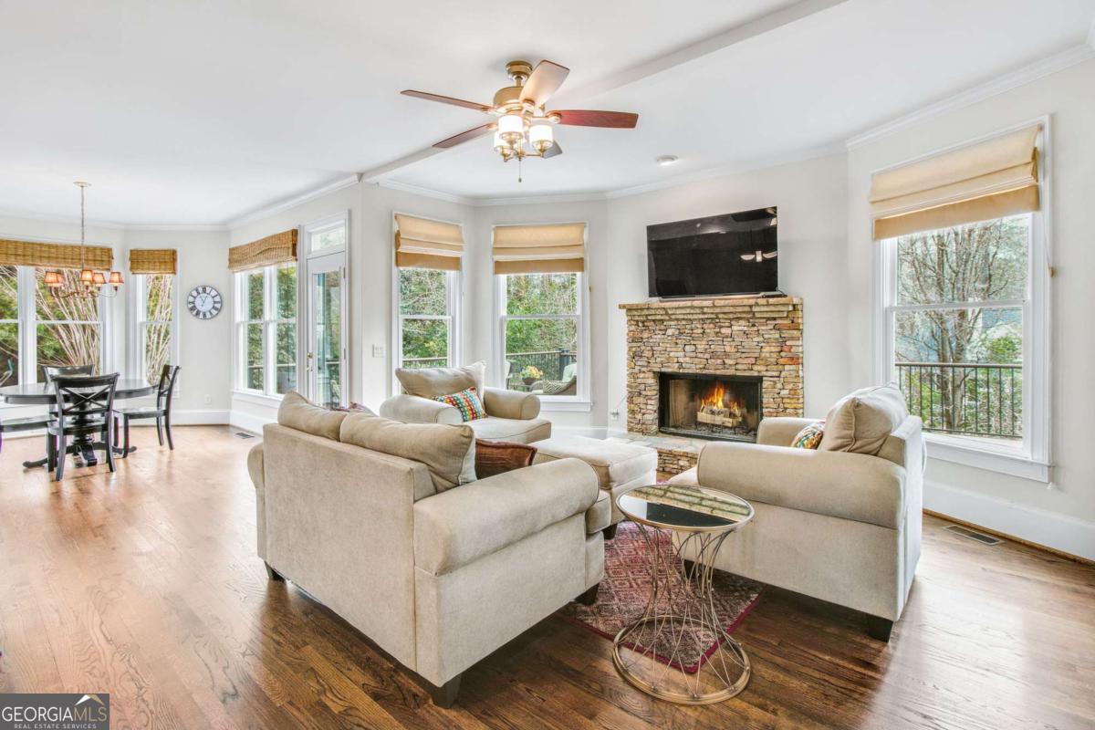 Roswell, Georgia 30076, United States, 5 Bedrooms Bedrooms, ,5 BathroomsBathrooms,Residential,Pending,16717