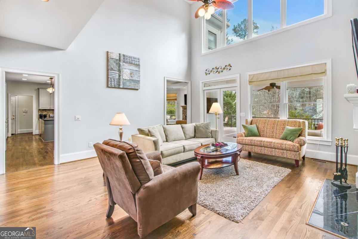 Roswell, Georgia 30076, United States, 5 Bedrooms Bedrooms, ,5 BathroomsBathrooms,Residential,Pending,16717