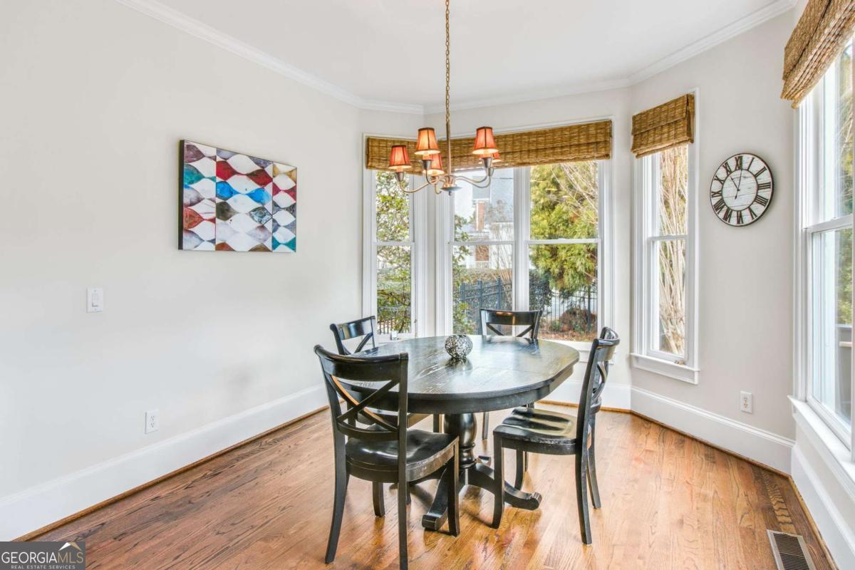 Roswell, Georgia 30076, United States, 5 Bedrooms Bedrooms, ,5 BathroomsBathrooms,Residential,Pending,16717