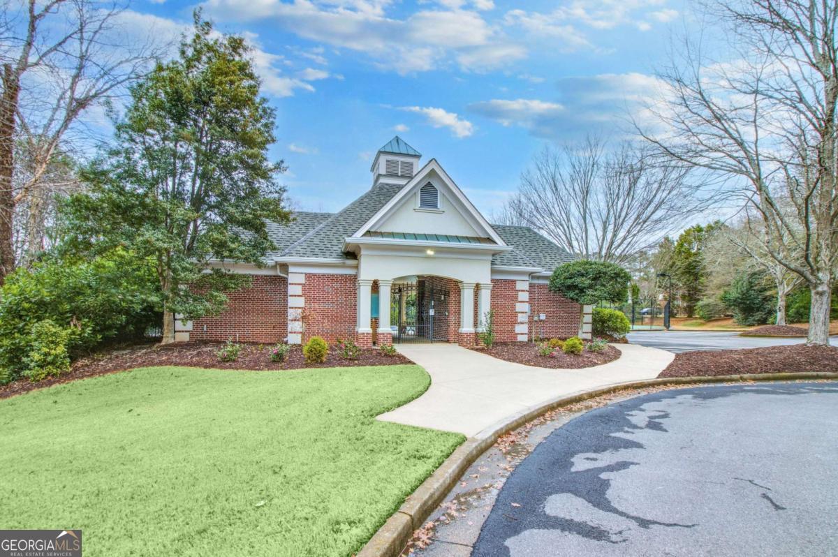 Roswell, Georgia 30076, United States, 5 Bedrooms Bedrooms, ,5 BathroomsBathrooms,Residential,Pending,16717