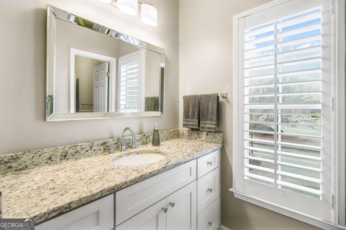 Roswell, Georgia 30076, United States, 5 Bedrooms Bedrooms, ,5 BathroomsBathrooms,Residential,Pending,16717