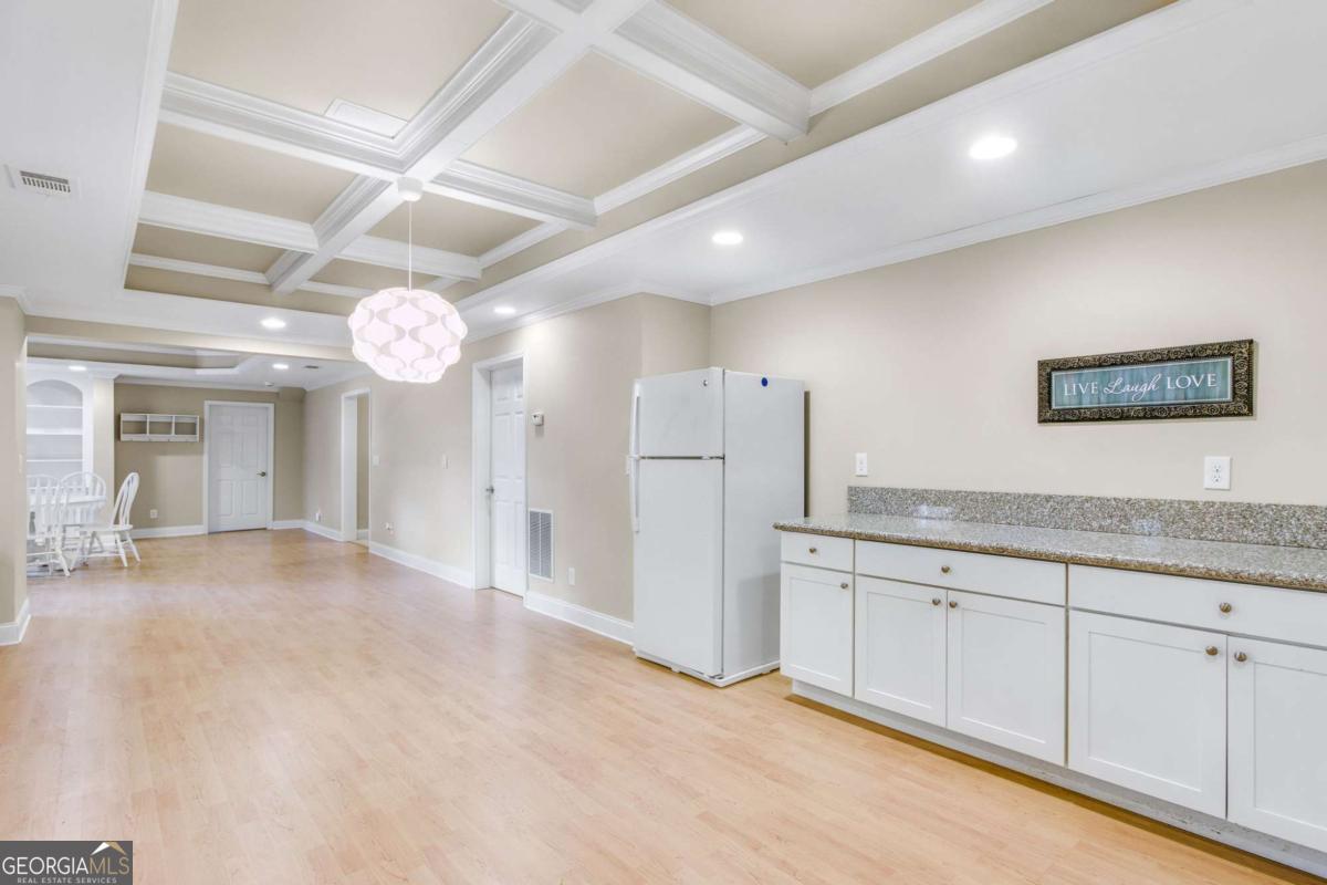 Roswell, Georgia 30076, United States, 5 Bedrooms Bedrooms, ,5 BathroomsBathrooms,Residential,Pending,16717