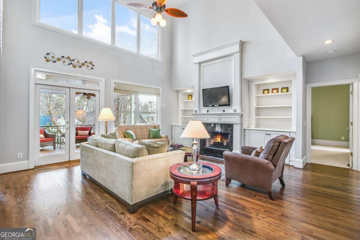 Roswell, Georgia 30076, United States, 5 Bedrooms Bedrooms, ,5 BathroomsBathrooms,Residential,Pending,16717