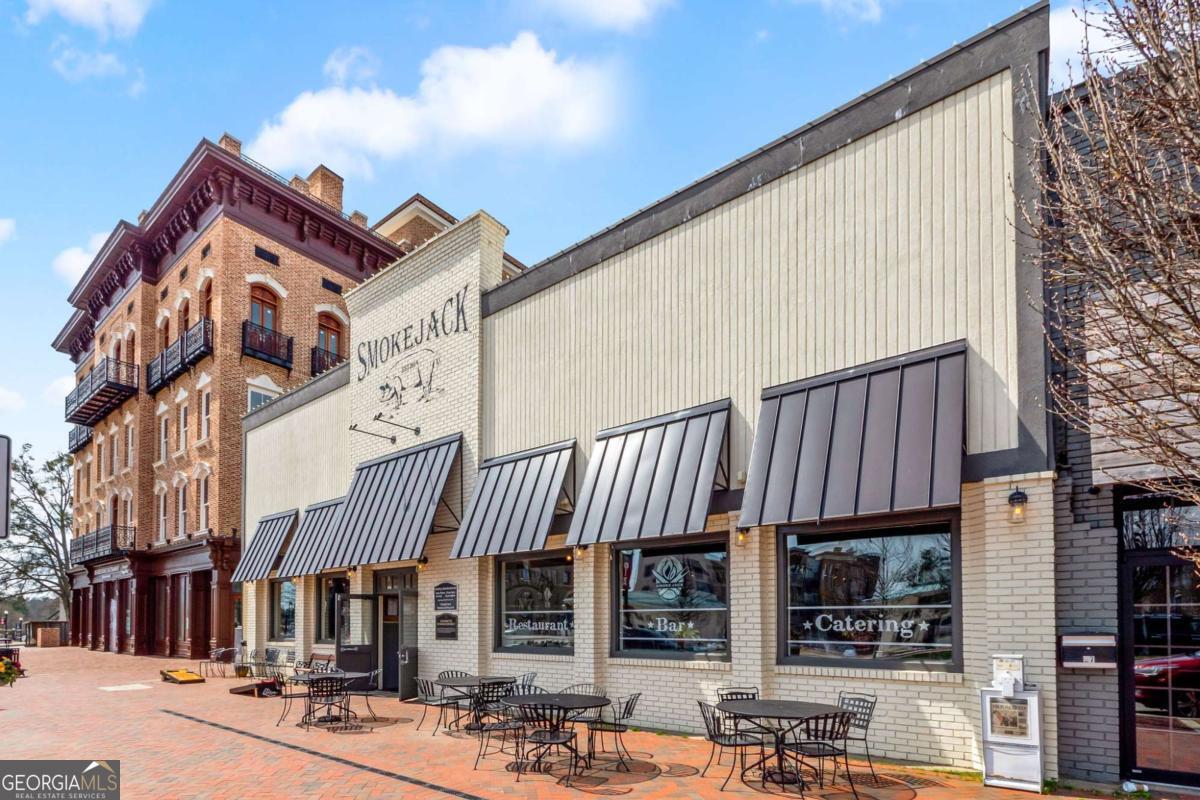 Roswell, Georgia 30076, United States, 5 Bedrooms Bedrooms, ,5 BathroomsBathrooms,Residential,Pending,16717