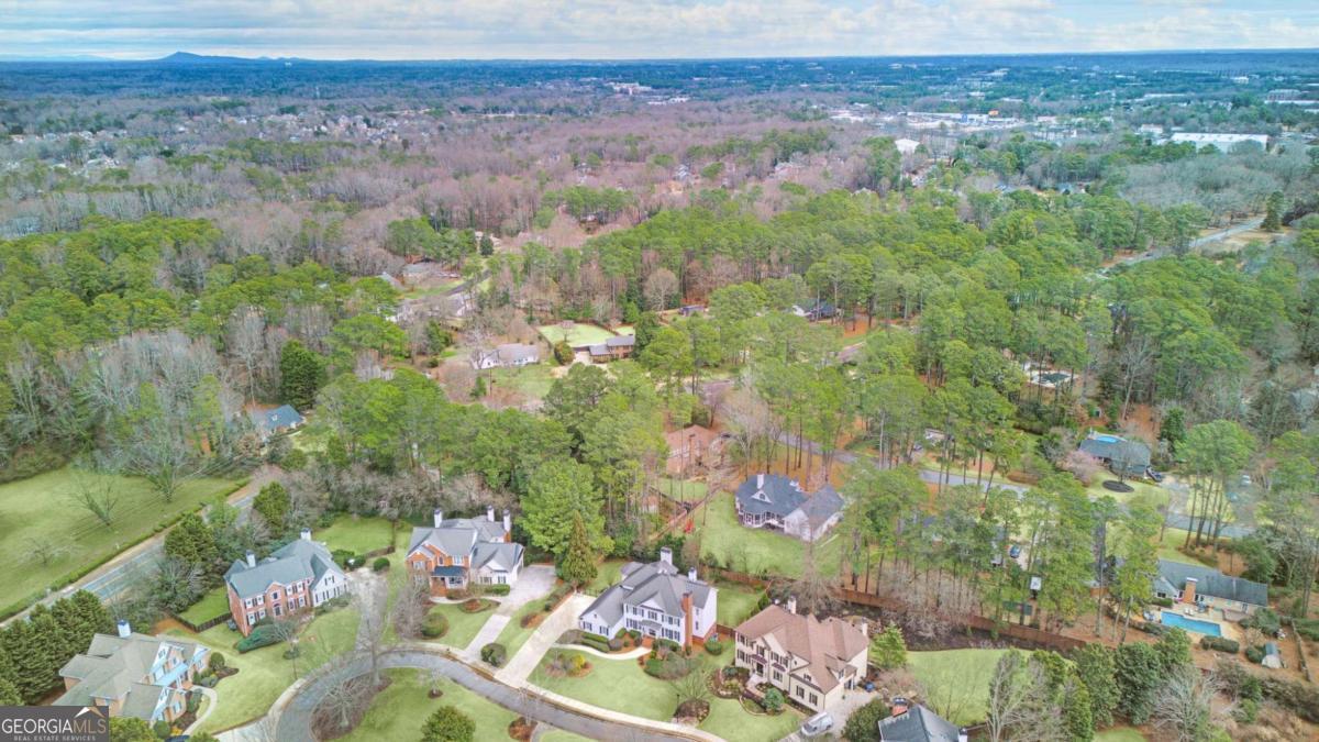 Roswell, Georgia 30076, United States, 5 Bedrooms Bedrooms, ,5 BathroomsBathrooms,Residential,Pending,16717