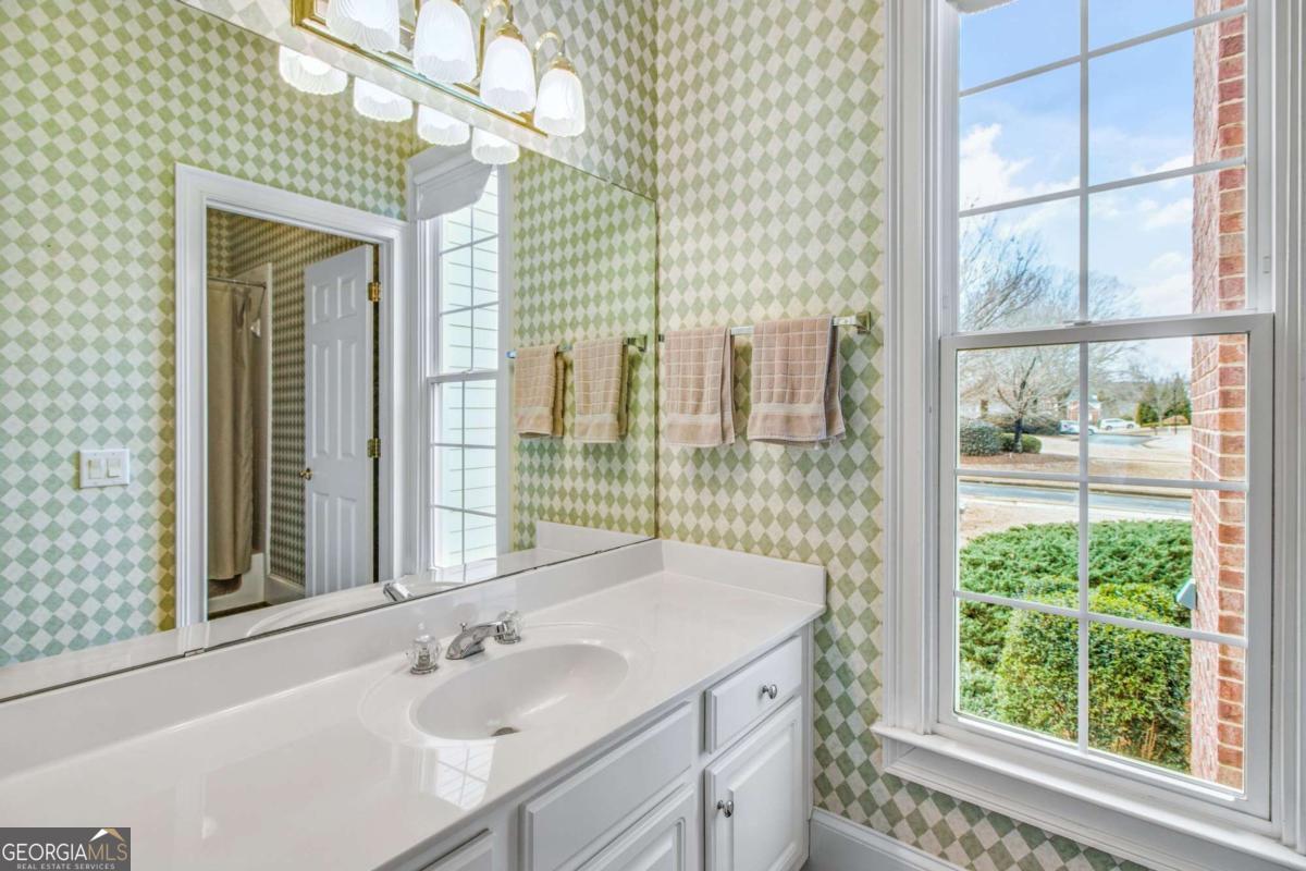 Roswell, Georgia 30076, United States, 5 Bedrooms Bedrooms, ,5 BathroomsBathrooms,Residential,Pending,16717