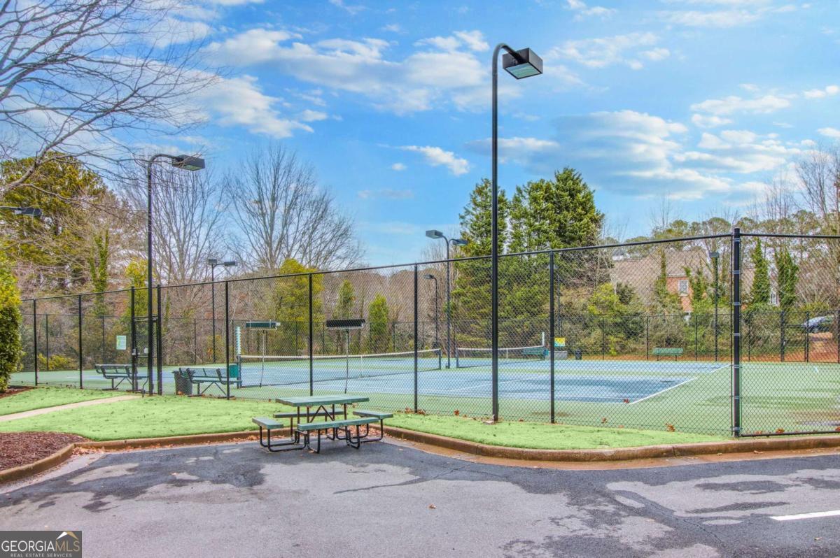 Roswell, Georgia 30076, United States, 5 Bedrooms Bedrooms, ,5 BathroomsBathrooms,Residential,Pending,16717