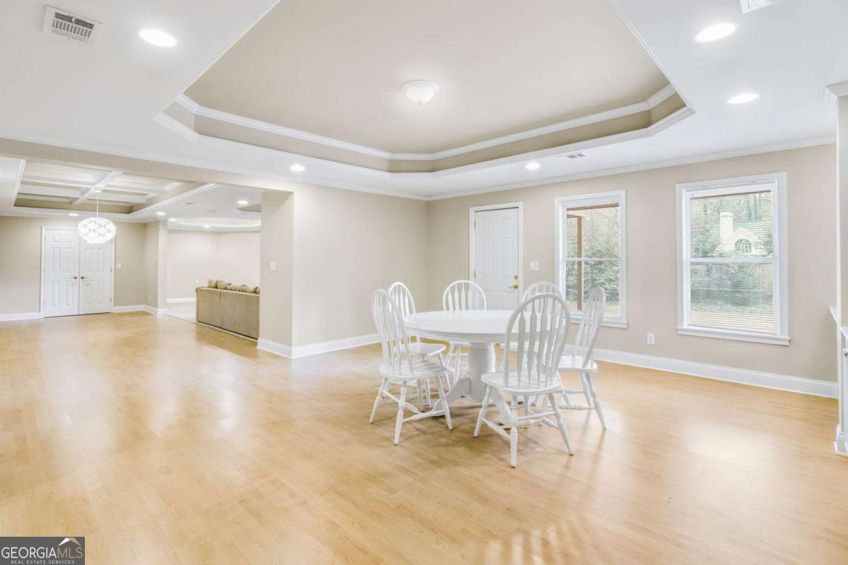 Roswell, Georgia 30076, United States, 5 Bedrooms Bedrooms, ,5 BathroomsBathrooms,Residential,Pending,16717