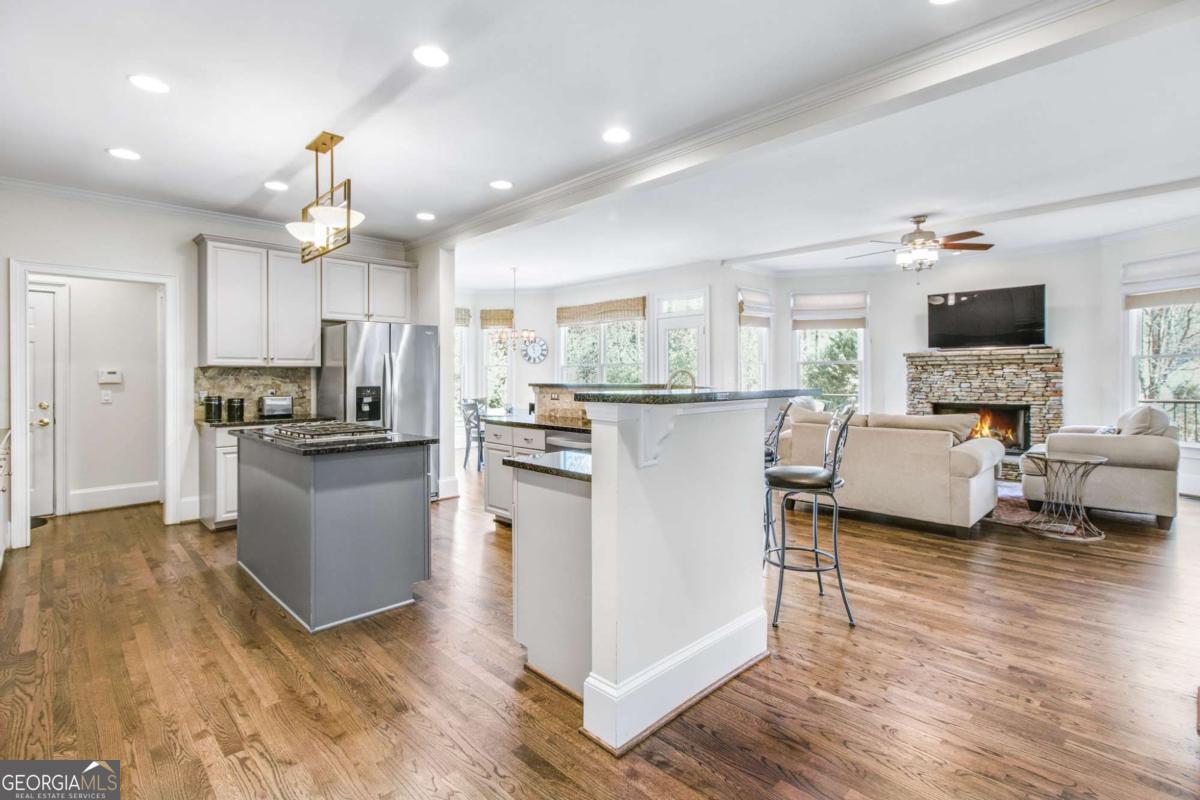 Roswell, Georgia 30076, United States, 5 Bedrooms Bedrooms, ,5 BathroomsBathrooms,Residential,Pending,16717